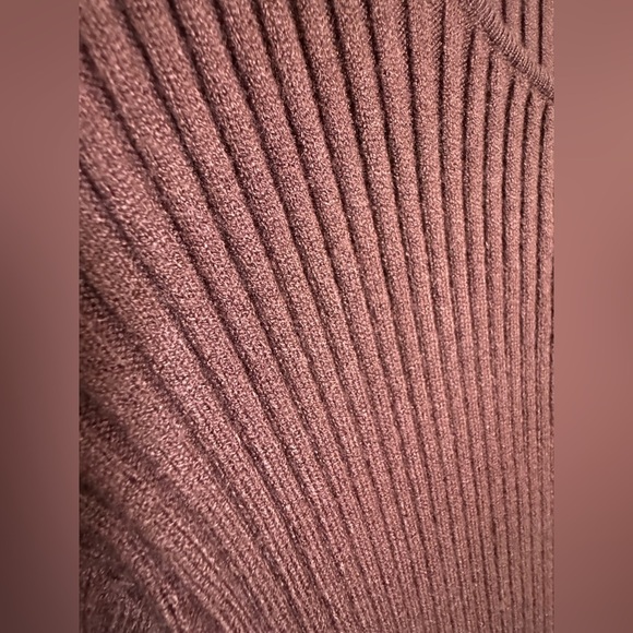 Elegant Brown Ribbed Women's Top - Picture 9 of 10